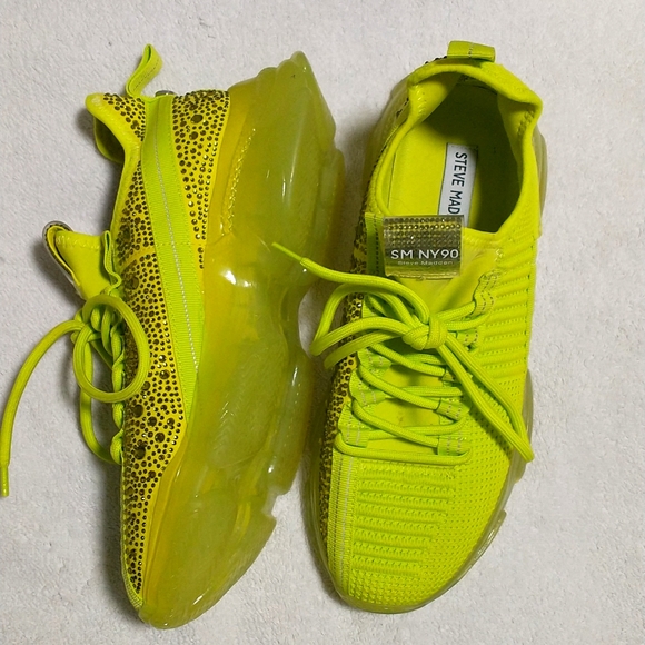 Steve Madden running shoes - Picture 3 of 6